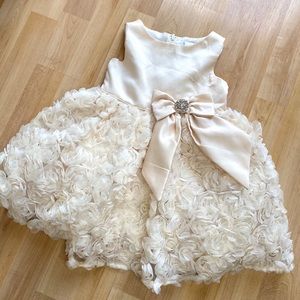 Rare Editions cream elegant dress 2T